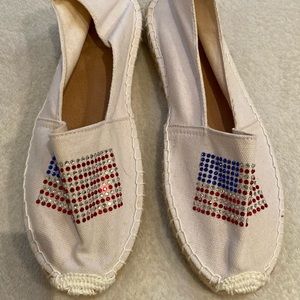 Savi Resort Wear white canvas rhinestone American flag espadrilles Sz 40